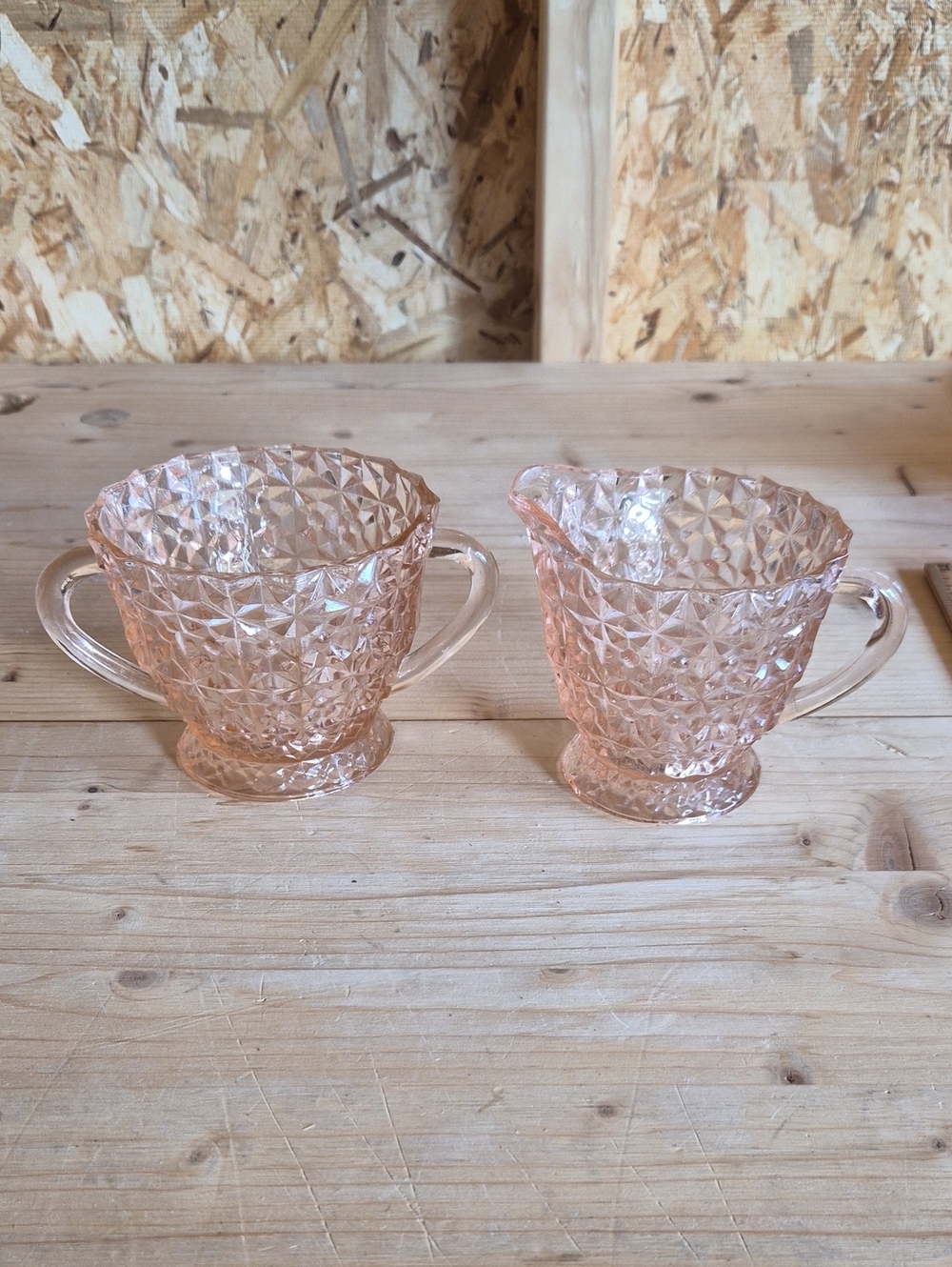 PINK HOLIDAY BUTTONS & BOWS JEANNETTE DEPRESSION GLASS CREAMER AND SUGAR SET